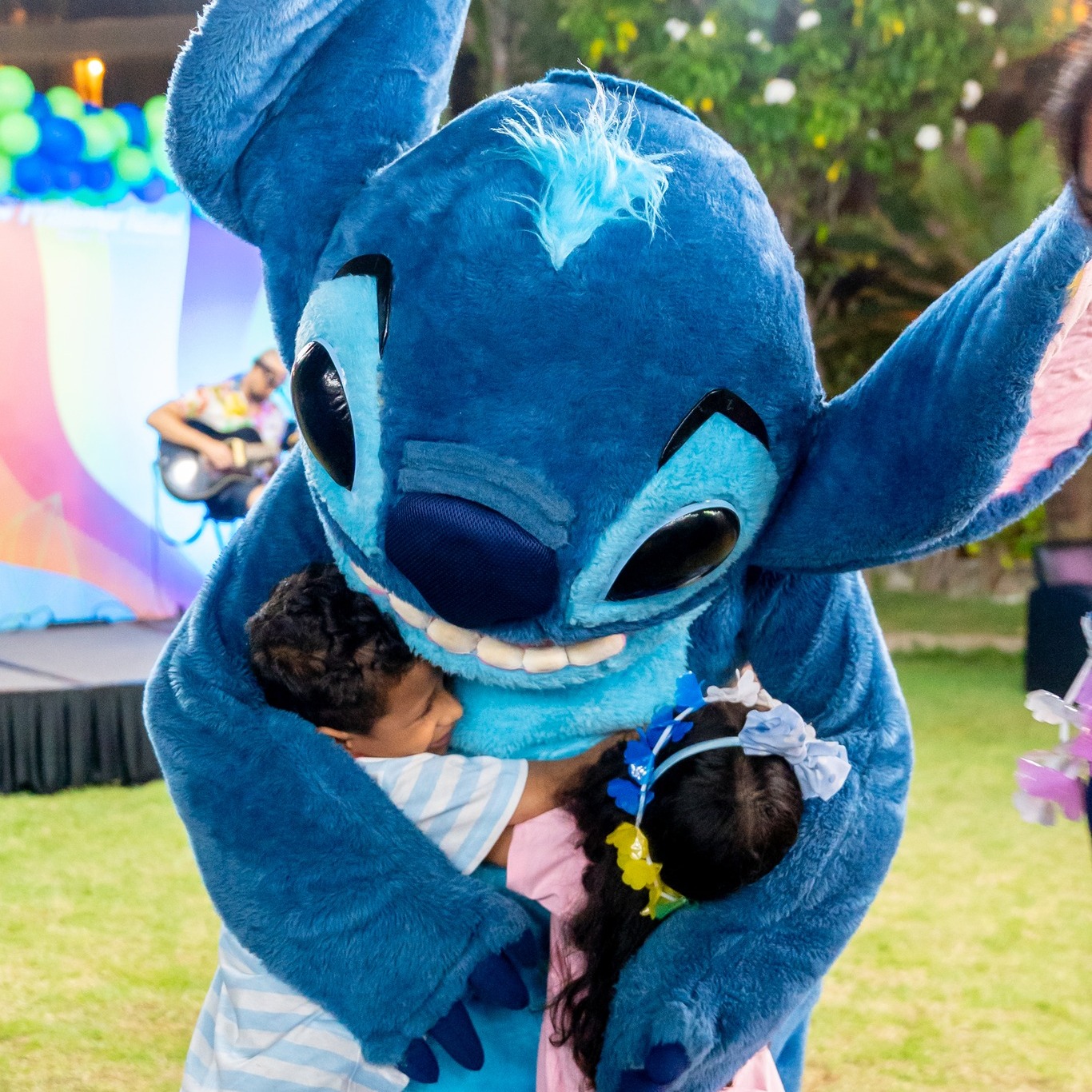 🌴 Suas férias de Julho serão ainda mais especiais! 🎉
Nosso querido Stitch estará no Praiamar Natal Hotel nos dias 05, 12, 18 e 26 trazendo ainda mais encanto para a sua estadia ✨
Venha viver momentos inesquecíveis nessas férias! 🌺☀️