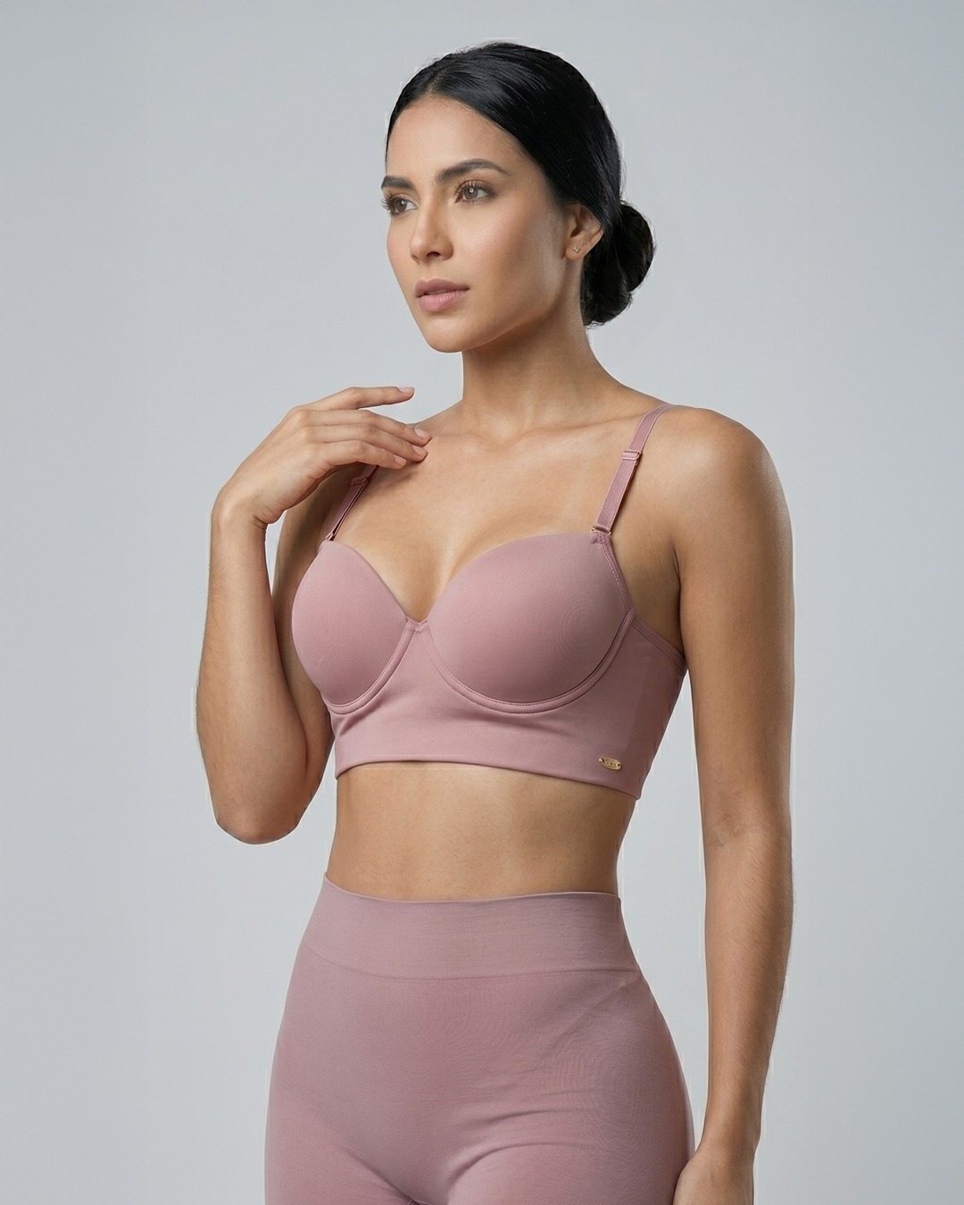 ✨ Comodidad, soporte y estilo en una sola prenda ✨
Descubre nuestro conjunto de ropa interior femenina en tono nude, diseñado para brindarte ajuste perfecto, soporte y máxima comodidad en tu día a día 💕
Este brasier con copas estructuradas y el short tipo faja moldeadora se adaptan a tu cuerpo, ayudando a estilizar tu figura sin sacrificar confort. Ideal para uso diario, outfits ajustados o para sentirte segura en cualquier momento.
En Distrimedias encuentras ropa interior femenina en Colombia con excelente calidad, diseños modernos y precios ideales tanto al por mayor como al detal.
🛍 Compra fácil y segura en nuestra web:
🔗 https://distrimedias.com.co/
📲 Escríbenos por WhatsApp y recibe asesoría personalizada:
👉 https://wa.link/l7cenl
📦 Envíos a todo Colombia 🇨🇴