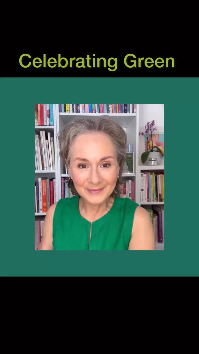 Celebrating St. Patrick’s Day 🍀 Kelp! Seaweed Mask by @maybotanicals More to come about this fabulous mask! All makeup @arianepoole.cosmetics