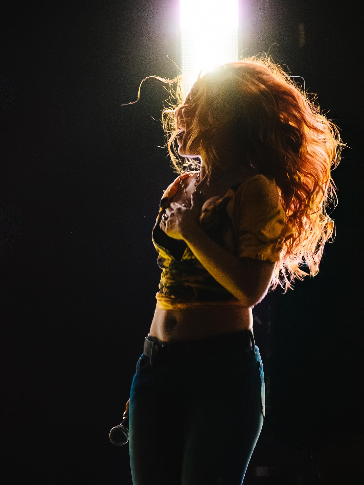Indicada ao Grammy Latino, Carol Biazin (@carolbiazin) fez uma performance eletrizante para um Circo Voador lotado nesse sábado. 💛
Entre surpresa emocionante dos fãs e pedido especial na setlist, ela provou o porquê de ser uma das artistas mais influentes do pop atual brasileiro.
Confira a resenha + galeria completa de fotos no nosso site.
✍️ Carol Telles
📷 @carolmarins.jpg