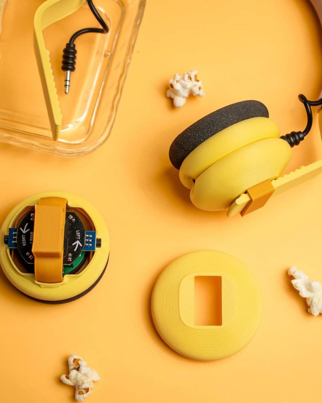 Design agency @morramadesign and London-based 3D manufacturing studio @batch.works have created @kibu.family, a pair of children’s headphones that turn hands-on making into part of the listening experience. Designed for five- to eleven-year-olds, the headphones aim to spark creativity, teach practical skills and introduce young users to responsible product design.
Read more at MaterialDistrict.com
#MaterialInspiration #Materials #CircularDesign #MaterialInnovation #3DPrinting #RecycledMaterials #BiobasedMaterials #AdditiveManufacturing #SustainableTech #DesignForKids #ModularDesign #RepairCulture #LocalManufacturing #ProductDesign #IndustrialDesign #EducationDesign #FutureMaterials #Kibu #Morrama #BatchWorks