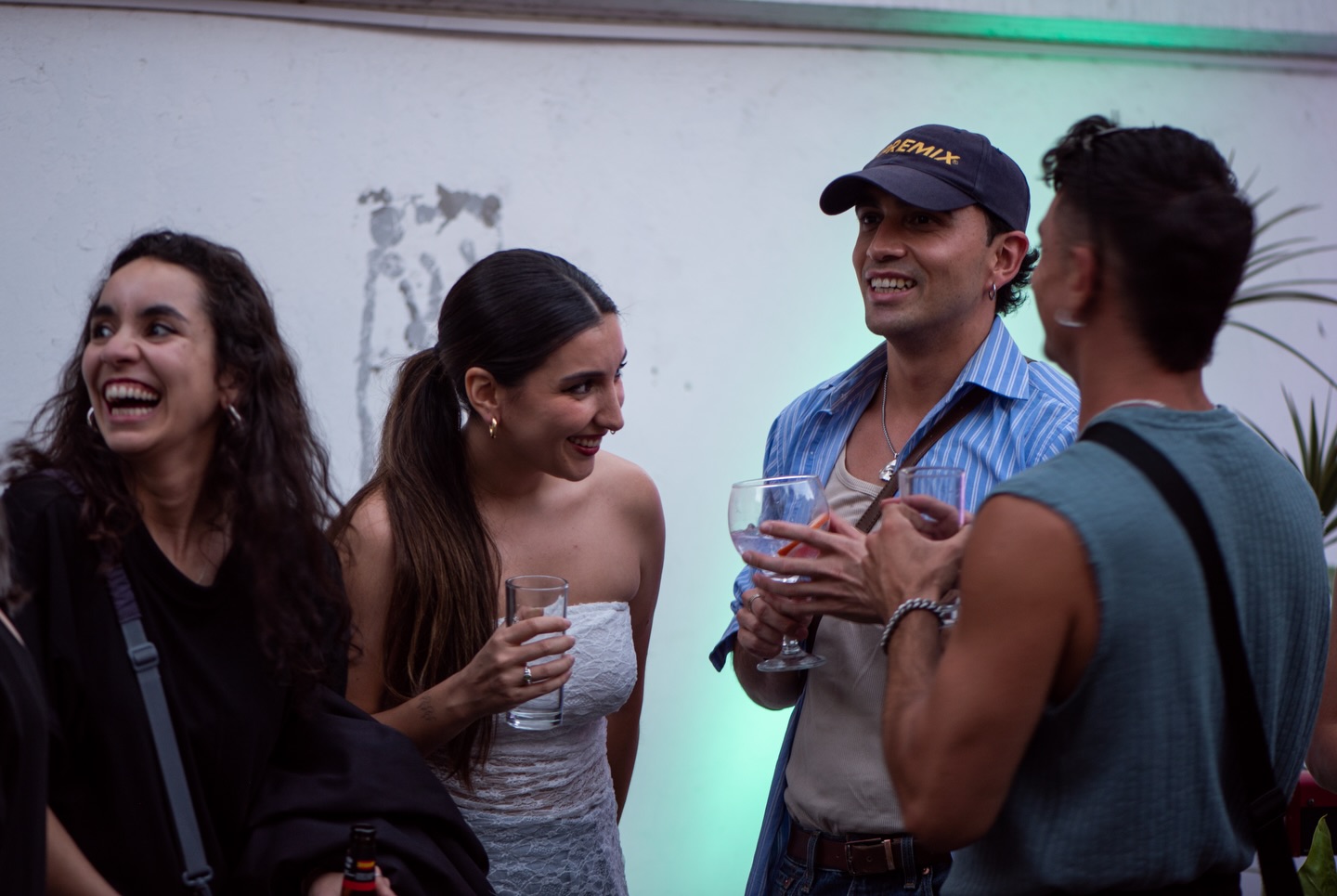 el viernes pasado hicimos un evento precioso para darle la bienvenida a Fuego Tan Frío e inaugurar el videoclip en vivo y en directo 💙
gracias a todos los que fueron y a todos quienes hicieron este evento posible <3 gracias también a todos quienes escuchan la canción y me hacen llegar sus lindos comentarios 🥹🤍🤍🤍
a las marcas presentes también:
@hifichile
@estrellagalicia.cl
@gindoublet
@barflama
@redbullcl
💙
registro x @martin.crt @simon_yandrak ⭐️