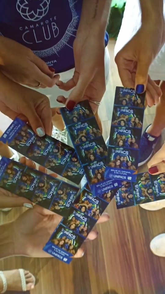 Carnaval Com Totem FotográficoFotos ilimitadas durante as horas contratadas!