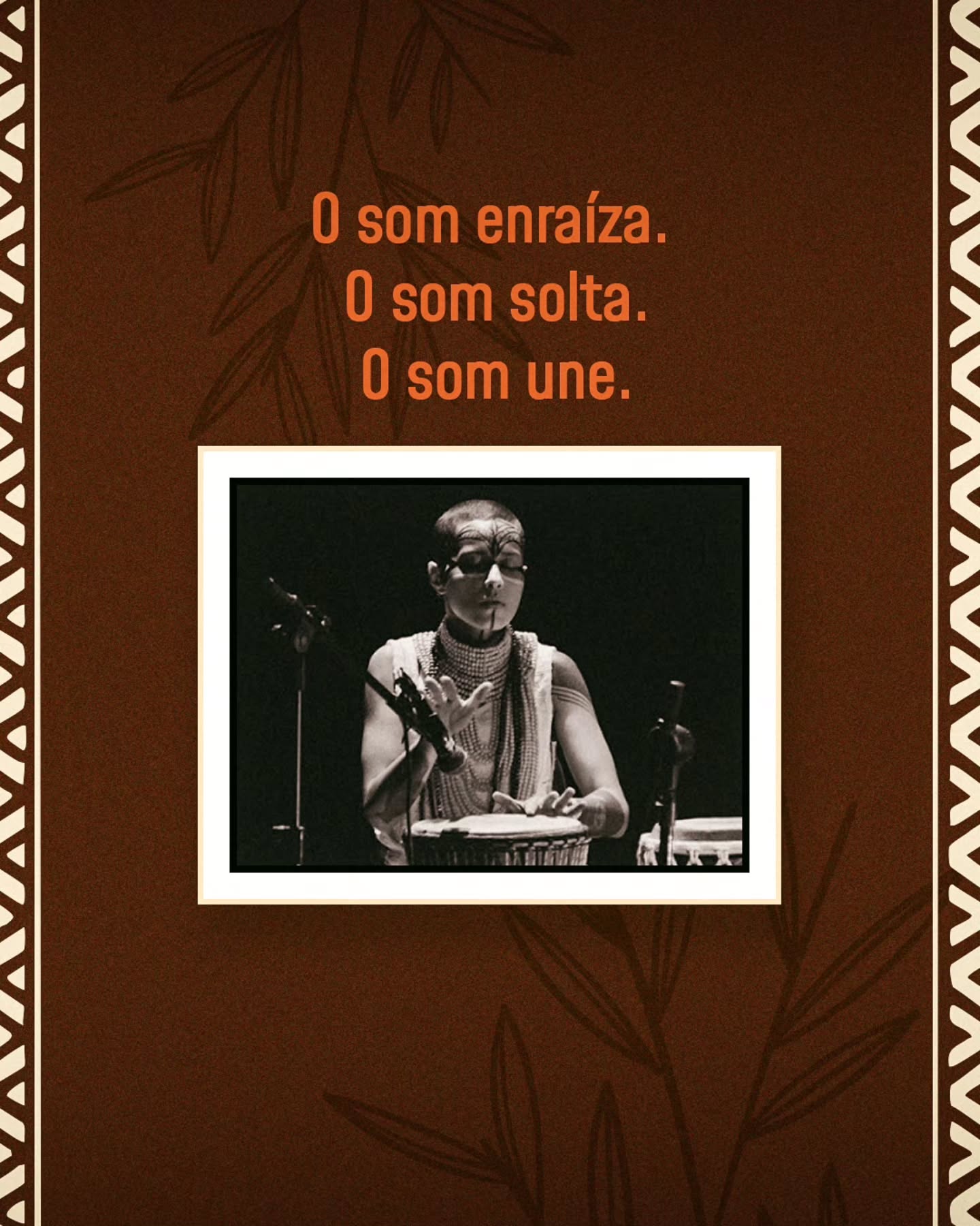 🥁 TAMBÔ CURADÔ – Roda de Tambor
Se você sente que precisa soltar o corpo, aliviar tensões e se reconectar… essa vivência é para você.
Durante 2 horas, você entra em um círculo de percussão guiado, onde o ritmo ativa, organiza e libera emoções através do som coletivo.
✔ Não precisa saber tocar
✔ Pode trazer seu instrumento
✔ Experiência prática e acessível
Condução: Airam Mares
Musicista com mais de 10 anos de experiência.
💰 Valor individual: R$ 133,00
👥 Valor para 2 pessoas: R$ 200,00
Vagas limitadas.
🔗 Garanta sua vaga pelo link na bio.
#tambocurado
#rodadetambor
#ritmoancestral
#vivenciacoletiva
#chacarakumbaya