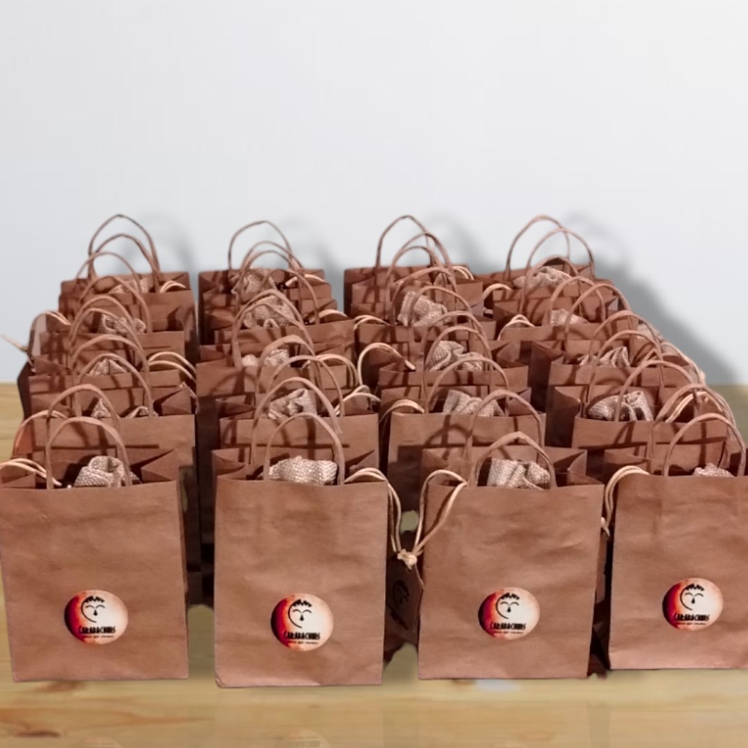 Si entrás a nuestra nueva web: chuis.com.ar
podés llevarte el juego que más te guste con un par de clicks...
o... podés hacer como Daniela y llevarte 20!!! 🙄
¿sabés por qué?
Porque eso de regalar caramelos en la bolsita del cumple ya pasó de moda... 🤨
Ahora la que va es regalar juegos de Carabachuis! 😜 🥳
#regalos #regalosoriginales #diversion #compartir #cumpleaños #juegosdemesa #graciasDaniela! #ceeercaaRosarioSiempreEstuvoooCeercaa...