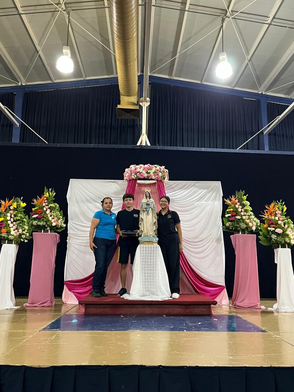 Compartimos momentos de la Coronación de Nuestra Virgen de la Encarnación en las diferentes secciones✨
#ColegioCatólico #CoronaciónDeLaVirgen #SomosFélix