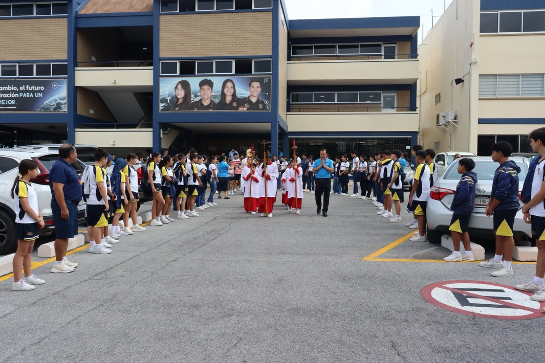 Celebramos la Solemnidad del Corpus Christi. Damos Gloria a Cristo presente en la Eucaristía🙏🏻