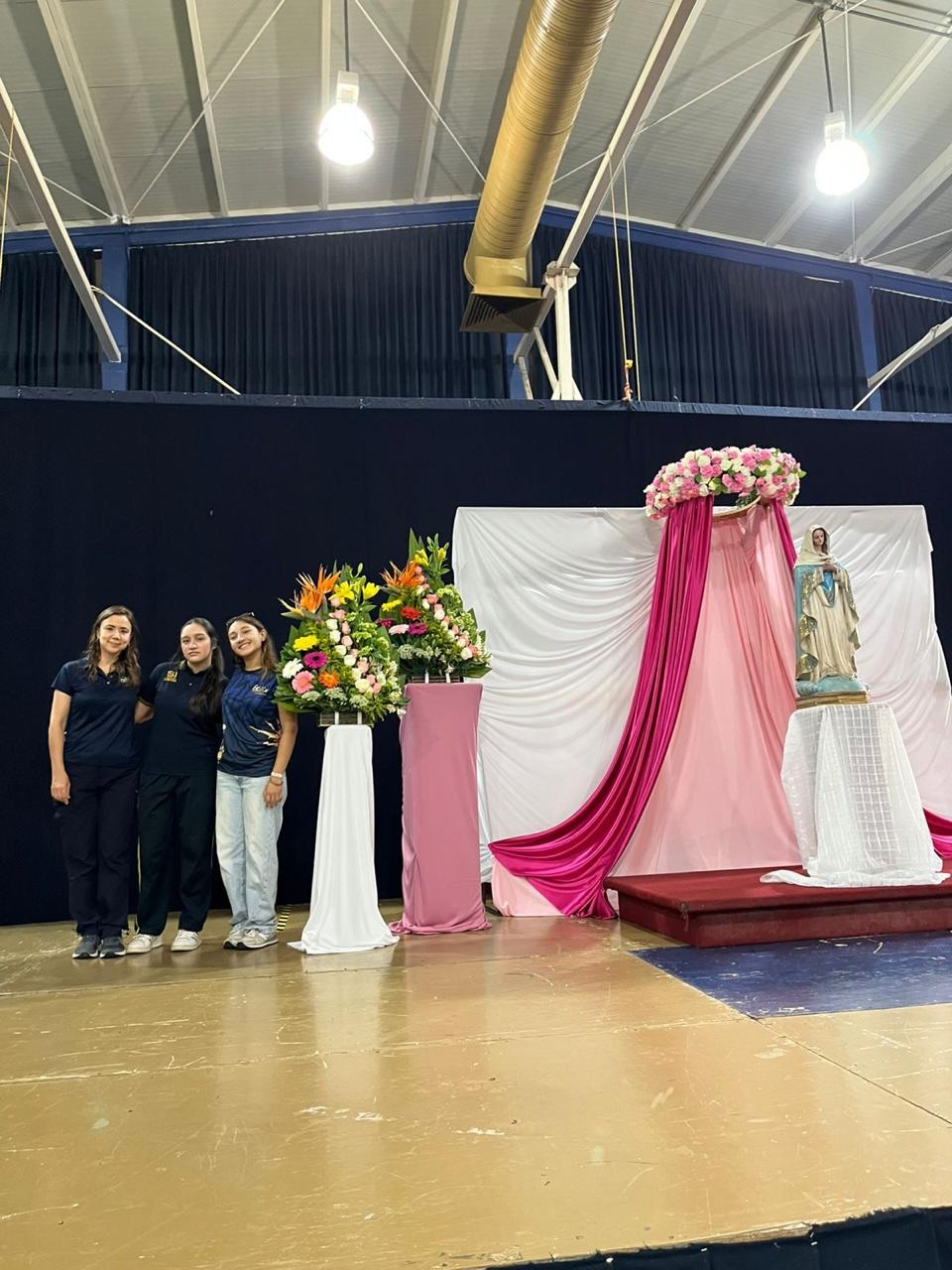 Compartimos momentos de la Coronación de Nuestra Virgen de la Encarnación en las diferentes secciones✨
#ColegioCatólico #CoronaciónDeLaVirgen #SomosFélix
