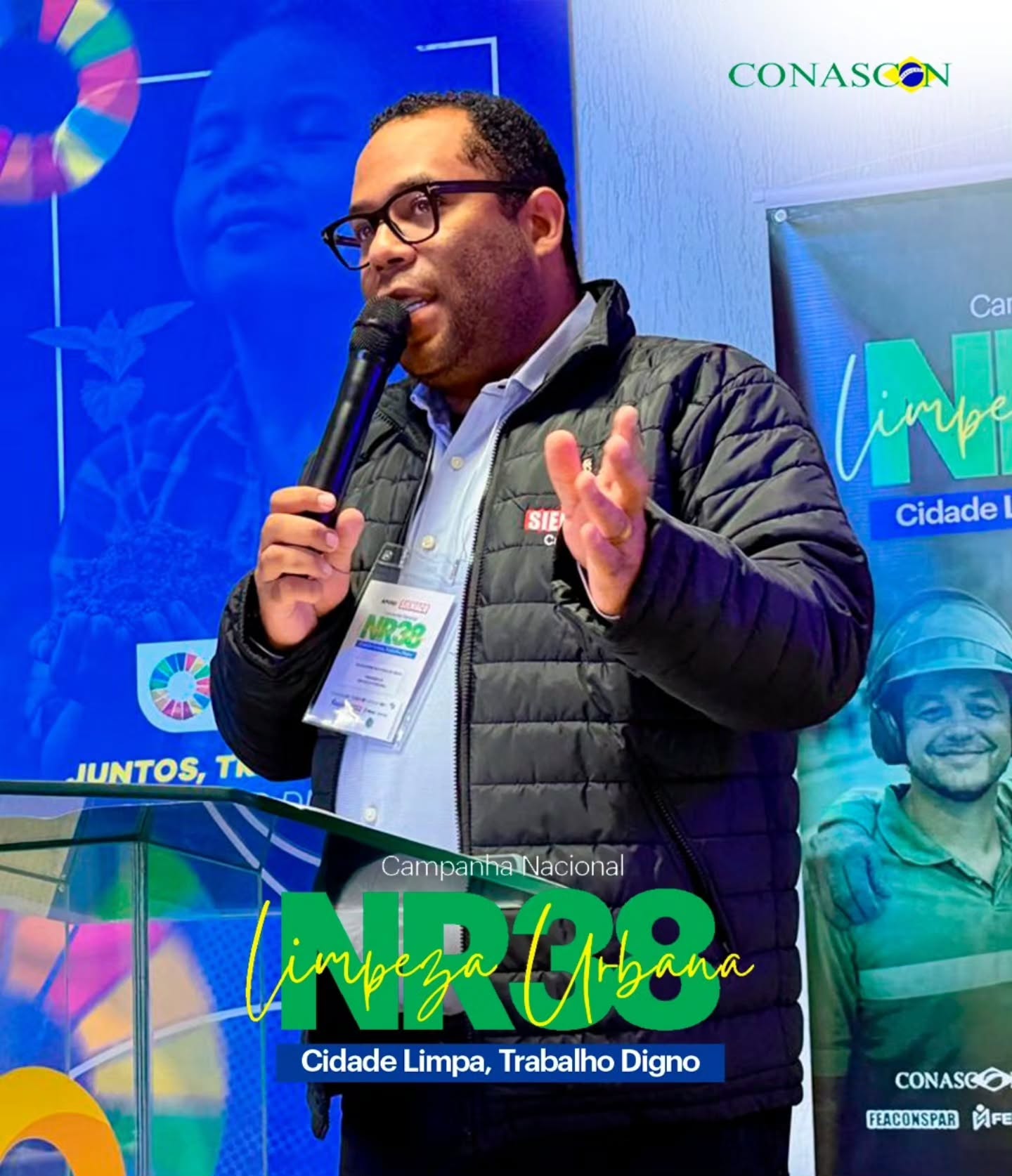 Promovido em parceria com o SIEMACO Curitiba e a FEACONSPAR, o encontro foi realizado na sede da FACOP em Almirante Tamandaré e debateu os avanços e desafios dos dois anos de vigência da norma que representa um marco para a saúde, segurança e dignidade dos trabalhadores da limpeza urbana.
A programação foi aberta com importantes lideranças sindicais e representantes do setor empresarial.
Moacyr Pereira presidente da CONASCON abriunos trabalho juntamente com Manasses Oliveira da Silva, presidente da FEACONSPAR e da UGT Paraná, Alexandre Oliveira, presidente do SIEMACO Curitiba; Maria Donizete Teixeira Alves, presidente do SIEMACO Ponta Grossa, Paulo Rossi, presidente da FENASCON e Luiz Carlos Poli, vice-presidente do Sindicato das Empresas de Asseio e Conservação no Estado do Paraná (SEAC-PR).
A programação contou com palestras da Auditora Fiscal do Trabalho Anamélia Taglianetti, da assessora jurídica Ana Paula Caodaglio, do Procurador do Trabalho Guilherme Kirtschig e de João Capana, coordenador da bancada dos trabalhadores da CNTT da NR-38.
💬 “Estamos construindo uma grande rede nacional de defesa da saúde, da segurança e da dignidade dos trabalhadores do setor”, destacou o presidente da CONASCON, Moacyr Pereira.
📍 E a mobilização continua!
As próximas etapas da campanha serão realizadas no Rio de Janeiro e em Minas Gerais, com novas atividades previstas em diversas capitais brasileiras até o final do ano.
✊ Mais proteção.
✊ Mais valorização.
✊ Mais dignidade para quem cuida da saúde pública das nossas cidades.
#CidadeLimpaTrabalhoDigno #NR38 #CONASCON #LimpezaUrbana #TrabalhoDigno