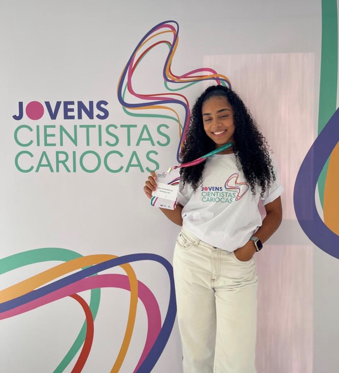 Kamille Costa desenvolve o projeto de pesquisa no LADIGE sobre publicidade de alimentos que foi aprovado no Programa Jovem Cientista Carioca. Parabéns pelo resultado, Kamille! 🎓🔬🧑🔬
O resumo projeto da Kamille já está no site do LADIGE
#Ladige #LadigeUFRJ #NutricaoUFRJ #UFRJ
#EducacaoAlimentar