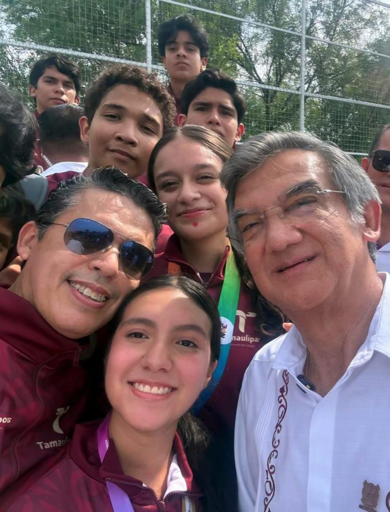 Edgar Zúñiga Cedillo medalla de plata🥈 en CONADE 2026 en la disciplina de Karate🥋
En el Centro Expositor de Puebla se realizó la Olimpiada Nacional y nuestro alumno Edgar formó parte de la Selección de Tamaulipas en el equipo de Kata Cadete 14-15 que lograron obtener segundo lugar🥈.
Felicitamos y reconocemos el esfuerzo y dedicación de Edgar, que los éxitos sigan y se cosechen muchas más experiencias y momentos de aprendizaje y crecimiento, eres #orgulloFelix
Felicidades a todo el equipo representativo de Tamaulipas, entrenadores y sus familias. ¡Enhorabuena!✨
#SomosFélix #Secundaria #FomentandoElDeporte