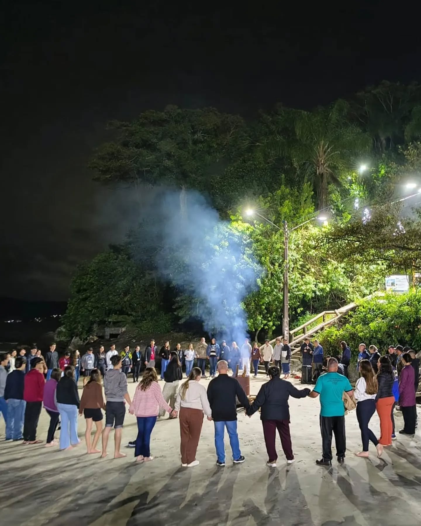 Nestes dias 12 e 13 de Setembro/2026, em Guaratuba/PR, acontece mais uma edição do ACAJOV, um momento especial de encontro, convivência, formação e espiritualidade para jovens.
Mais do que um acampamento, o ACAJOV é uma oportunidade para fortalecer a fé, construir novas amizades, refletir sobre a vida e descobrir a presença de Deus em cada caminho. São dias de muita alegria, partilha, música, oração, dinâmicas e experiências que ficam para a vida toda.
Em meio à beleza de Guaratuba, jovens se reúnem para viver uma experiência de fraternidade e renovação, colocando Cristo no centro de suas vidas e reconhecendo a importância da família, da amizade e da comunidade na caminhada de fé.
@mfcjovemmaringa
@mfc_guaratubapr
@mfcmaringa
@macmaringamfc
@mfcpr
@mfcbrasil
Acesse o nosso site: https://mfcmaringa.org.br
Siga e curta as nossas redes sociais!
Instagram: instagram.com/mfcmaringa
Facebook: facebook.com/movimentofamiliarcristaomga
Youtube: youtube.com/@mfcmaringa
#acajov #mfcjovem #mfc #mfcmaringa #mfcbrasil