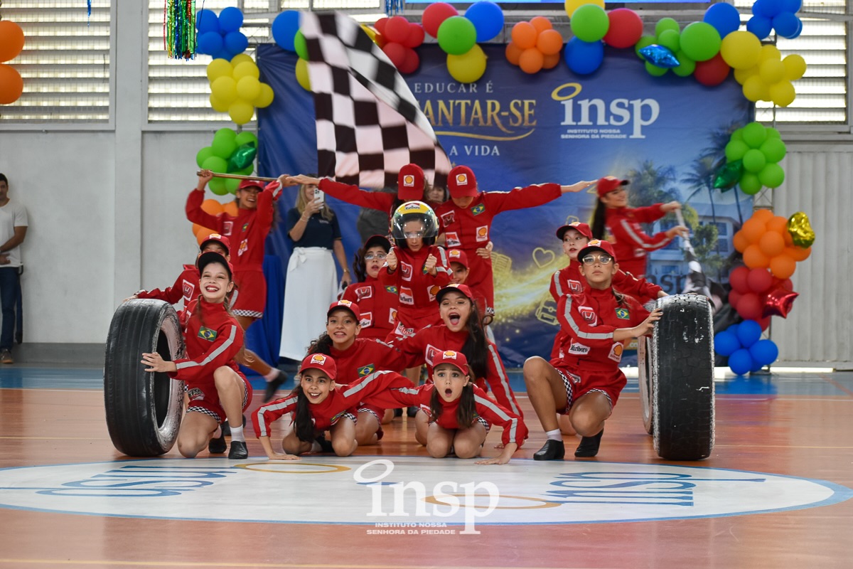 Festa da Família abre celebrações de aniversário do INSP!✨🎉
Às vésperas da celebração dos 30 anos, o INSP foi tomado pela alegria, pelos abraços e pelo carinho das famílias do INSP Kids e do INSP Júnior.
O sábado, 12/09, foi um dia especial para celebrar a união, a alegria e os laços que nos conectam como família INSP. 💙
As apresentações de dança cheias de energia, os brinquedos, a diversão e as comidas deliciosas fizeram da Festa da Família um momento repleto de memórias especiais para estudantes, suas famílias e, claro, para os amigos que nos visitaram.
Uma celebração de convivência, partilha e alegria, que reforça o quanto educar é se encantar com a vida. 🌟