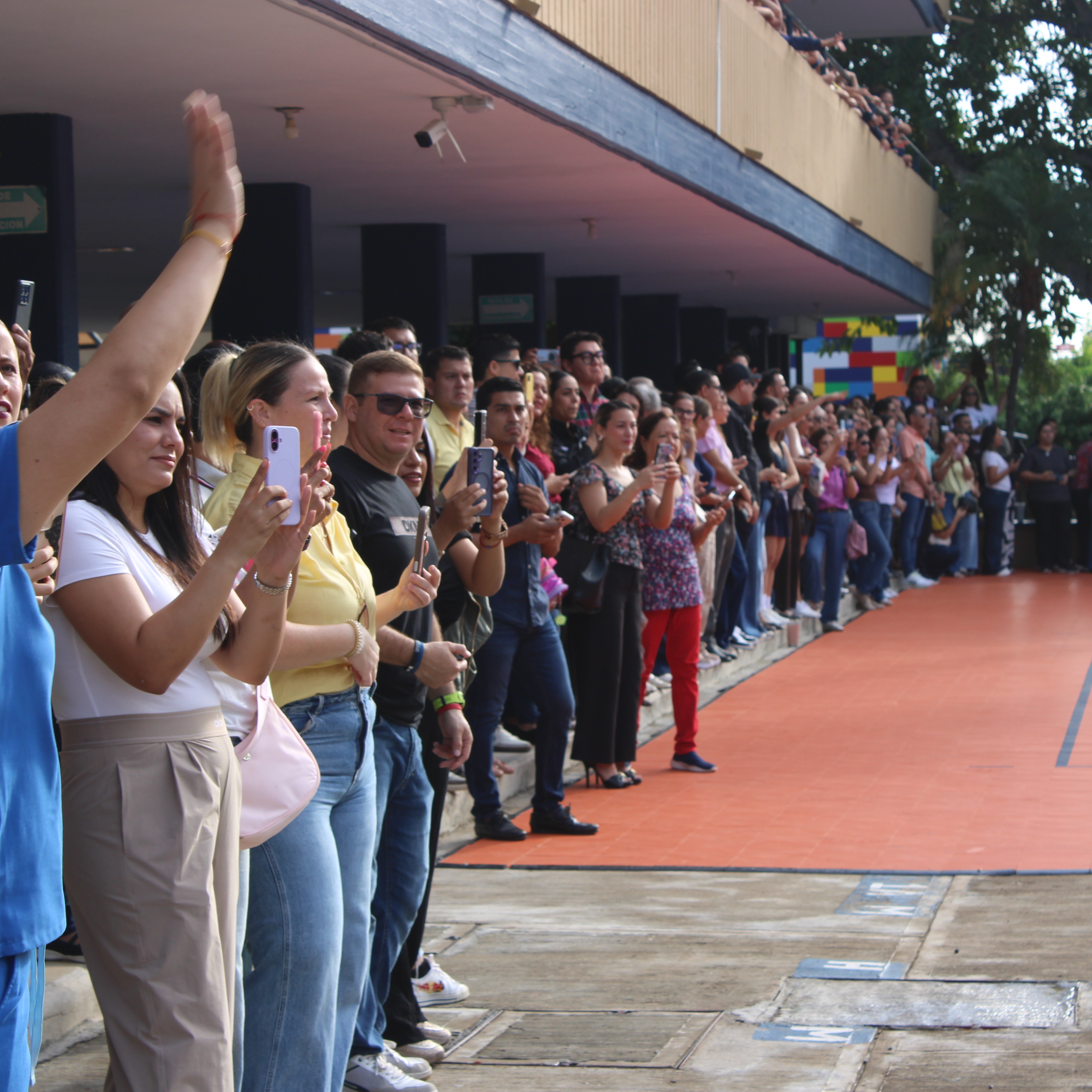 El Desfile de las frutas y verduras más lindas del mundo🥰
Acompañemos a nuestros niños a vivir y conocer la importancia de una rica y sana alimentación.
#Preescolar #Desfile #FrutasyVerduras #EducandoEnValores