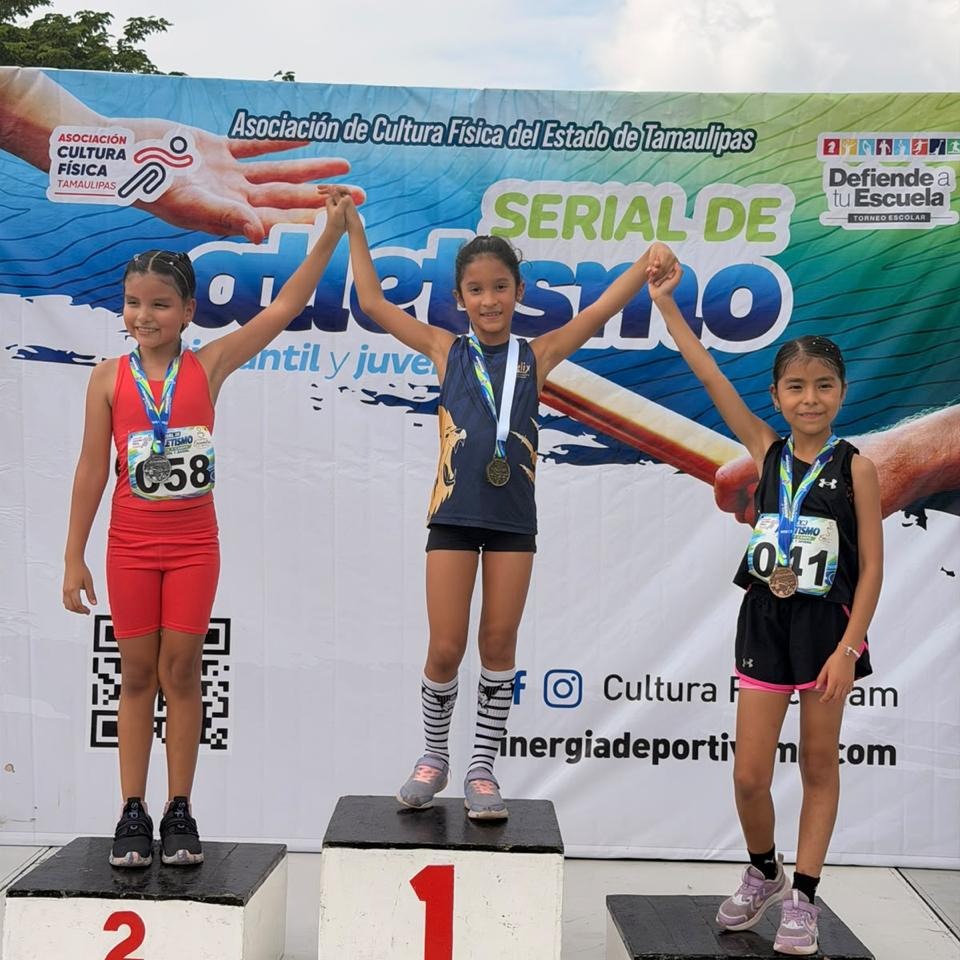 Felicitamos a nuestros alumnos que participaron en el Serial de Atletismo el pasado sábado 24 de Octubre en la pista de la Unidep, Tampico, acompañados por el Profesor Luis Ocejo, obteniendo los siguientes resultados:🤩🏃🏻♀️🏃🏻
Diego Lanto
🥇1° lugar en 30 metros
🥈2° lugar en lanzamiento
Isabella Aitana Rivera Mojica
🥇1° lugar 50mts
Renatta Trejo Flores
🥇 Primer lugar en lanzamiento de bala
Derek Eduardo Zamora Rivera
🥈2° Lugar en 50mts
🥈2° Lugar en lanzamiento de pelota
María Ximena González Bielma
🥉3° lugar en lanzamiento de bala
Diego Alonso Castelán Haro
🥉3° lugar en lanzamiento
¡Que sigan los éxitos chicos!🥳
#OrgulloFélix #Atletismo #Preescolar #Primaria #Secundaria #Prepa #FomentandoElDeporte